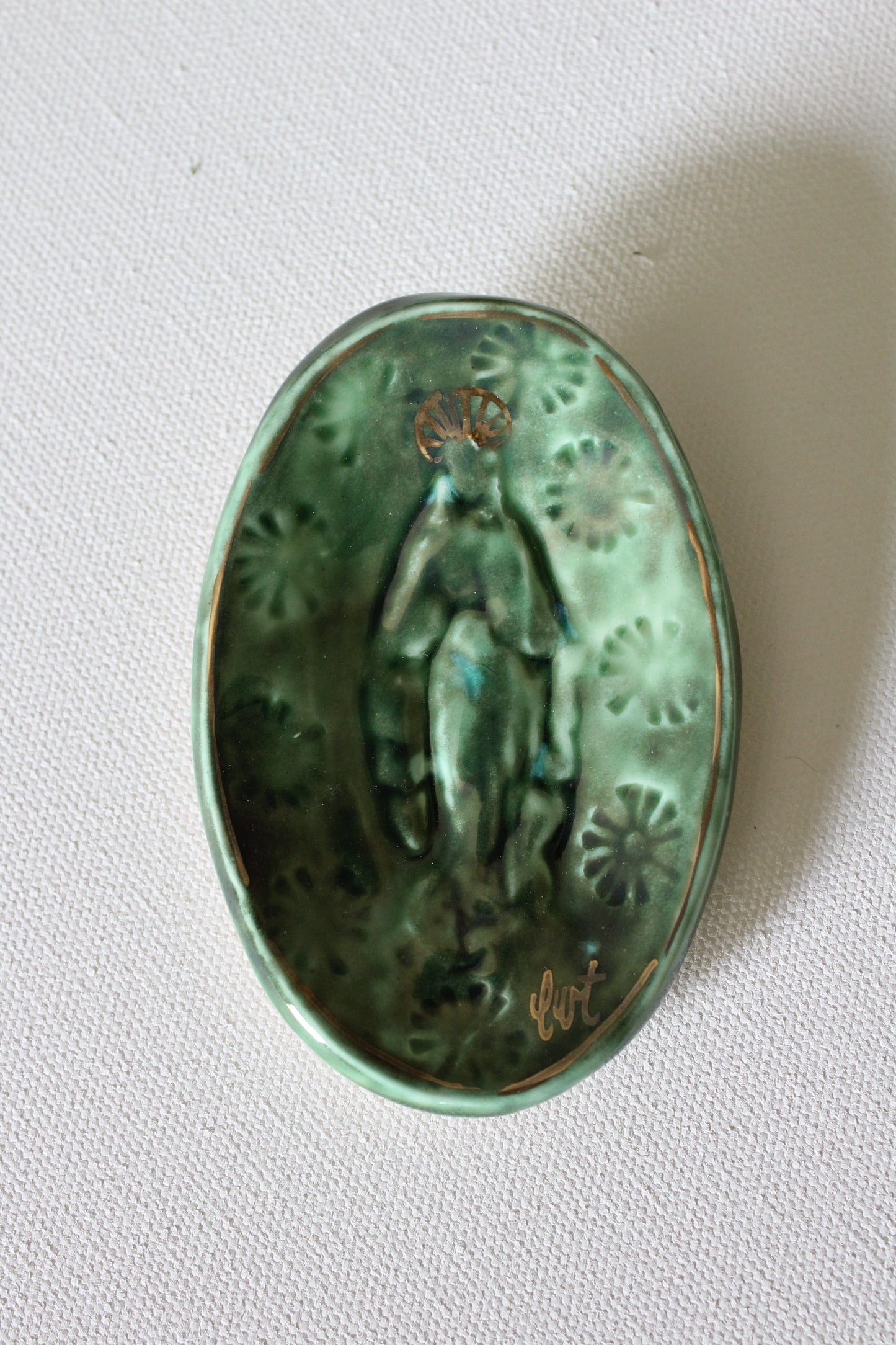 Green Cameos