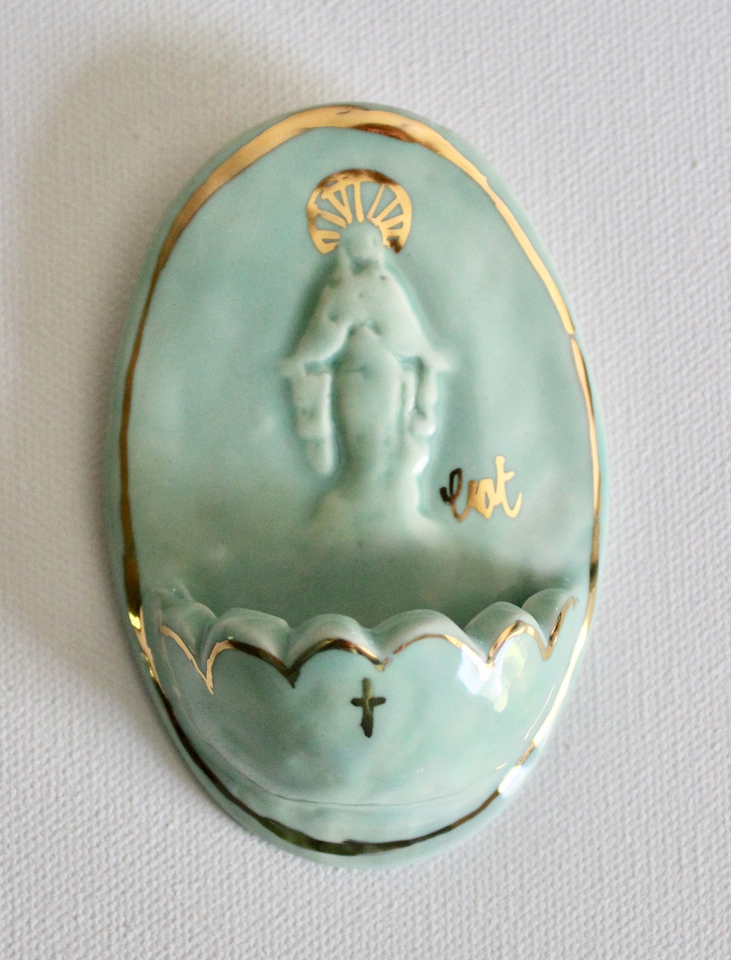 Font - Celadon with Scallops