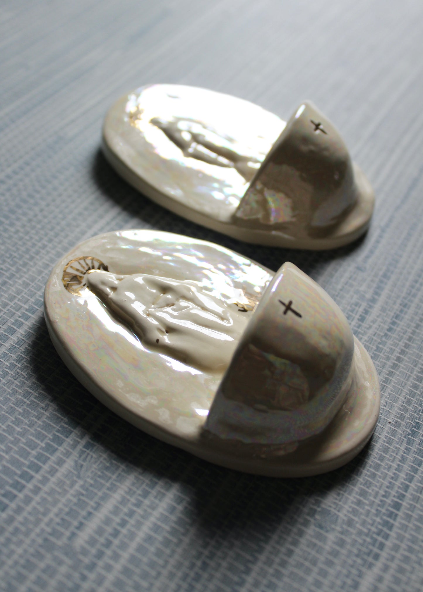 Font - Pearlized Mary