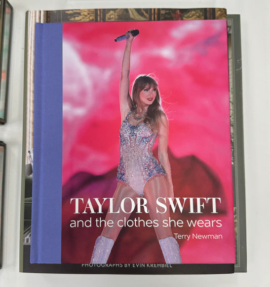 Taylor Swift and the clothes she wears Book