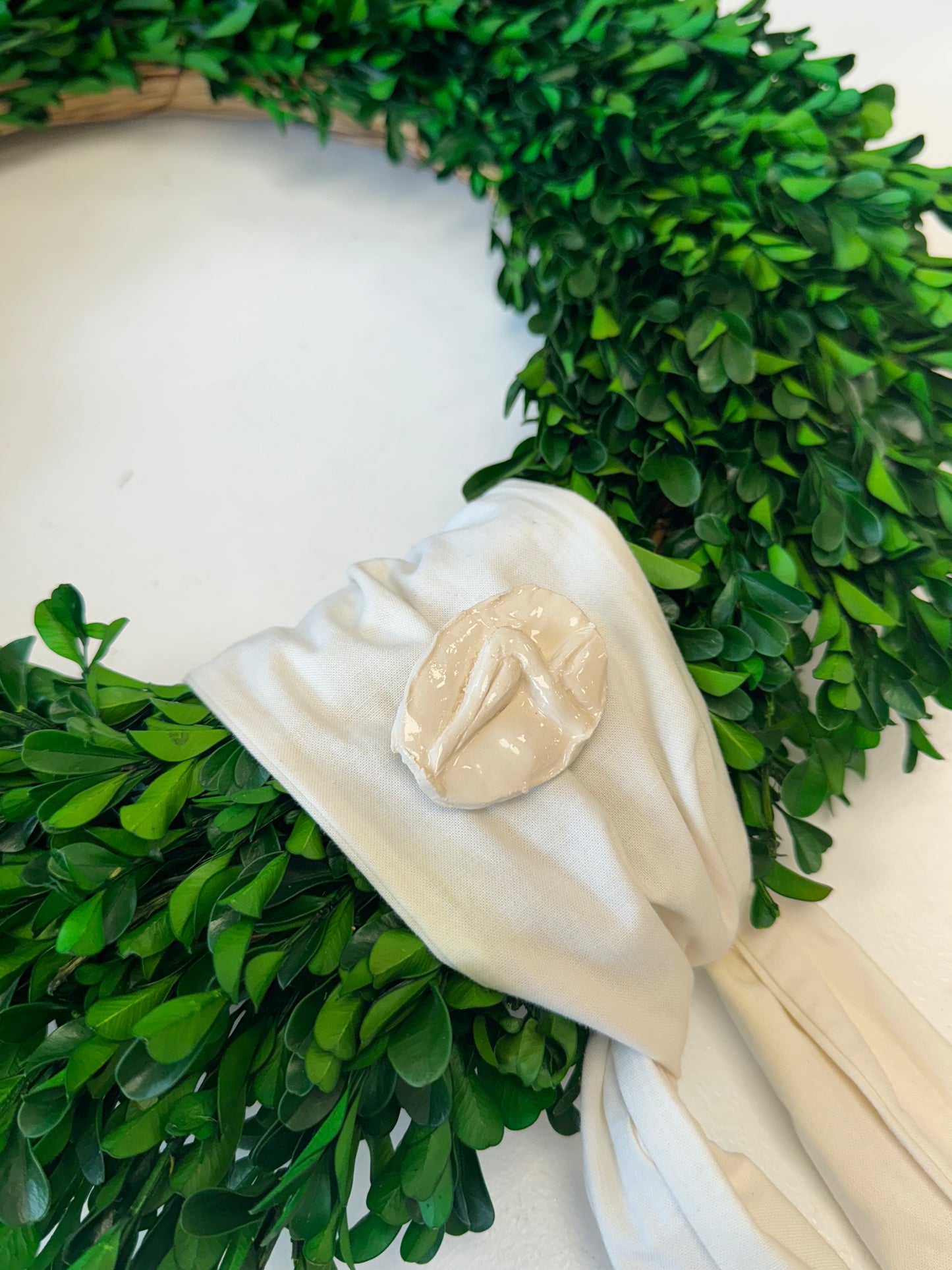 Pelican Wreath Pin