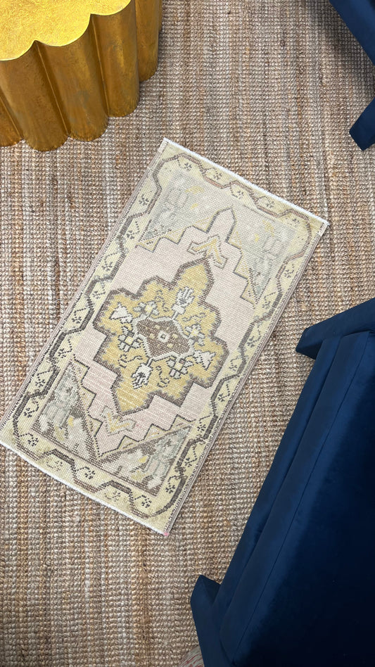 3 x2 ft Turkish Rug D