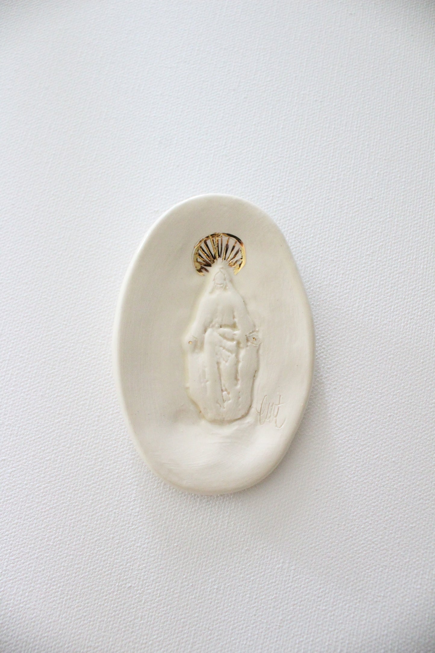Cream Jesus Cameo