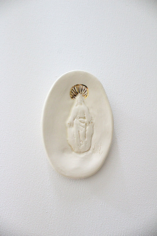 Cream Jesus Cameo