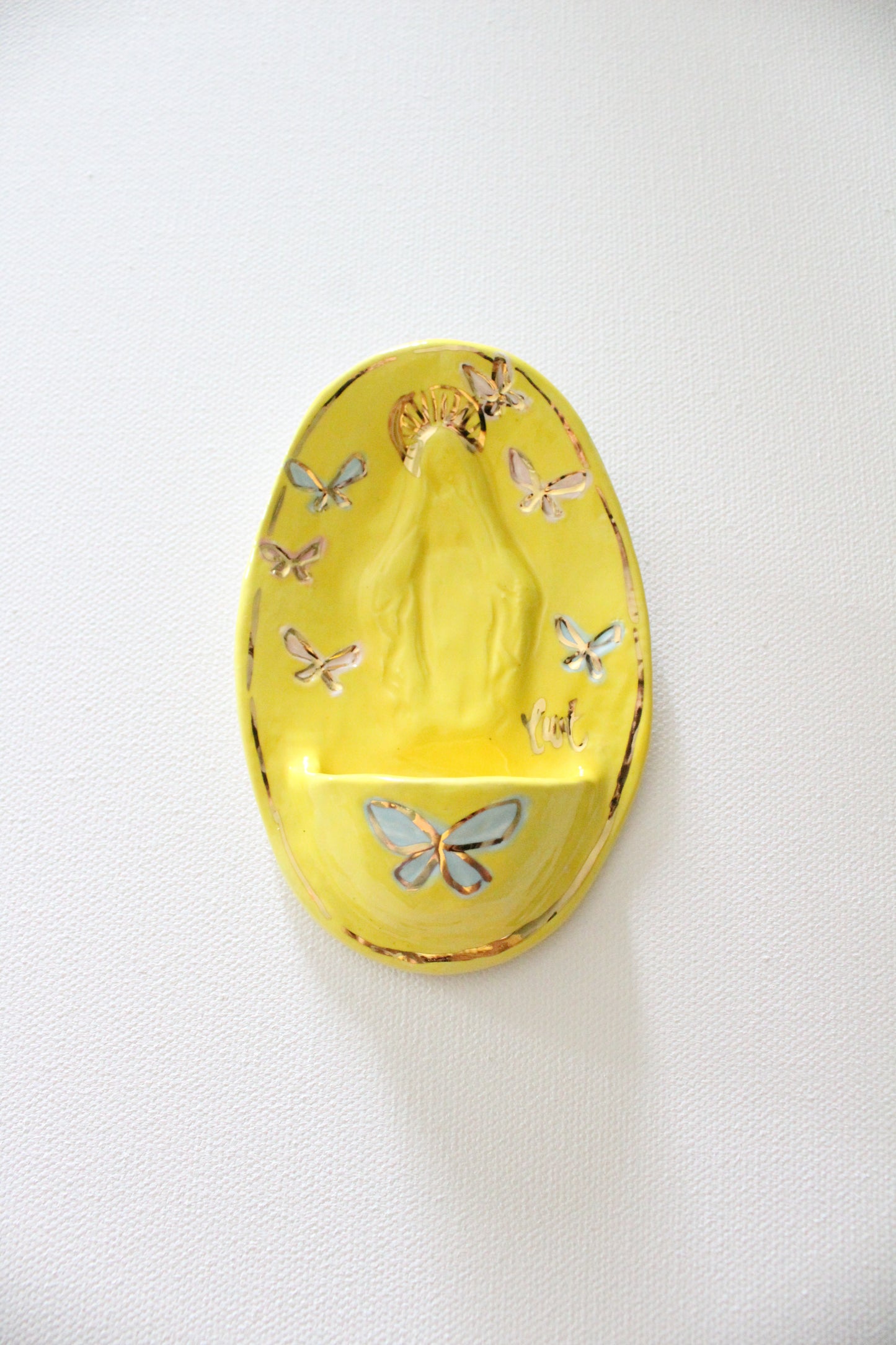 Butterfly Season Font in Yellow