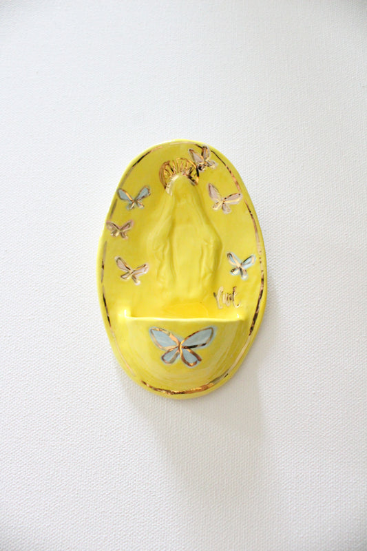 Butterfly Season Font in Yellow