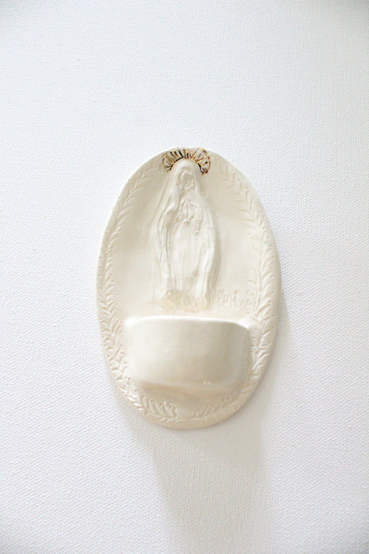 Pearly Mary Font