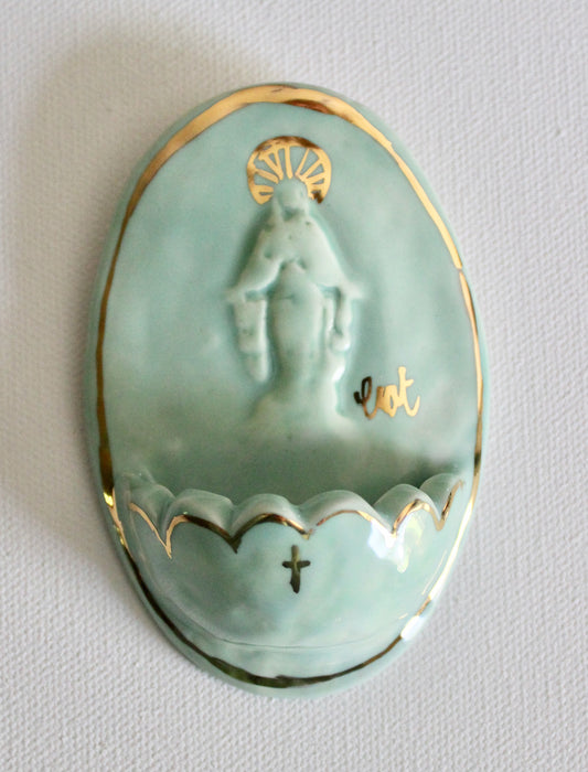 Font - Celadon with Scallops