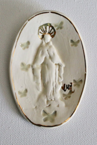 Cameo - Cream with Butterflies