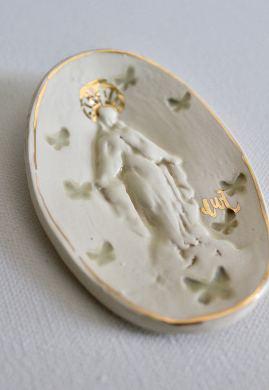 Cameo - Cream with Butterflies