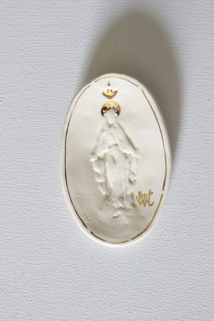 Cream Cameos
